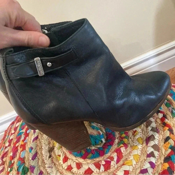 Coach Hewes  black leather heel ankle boots - Picture 1 of 8